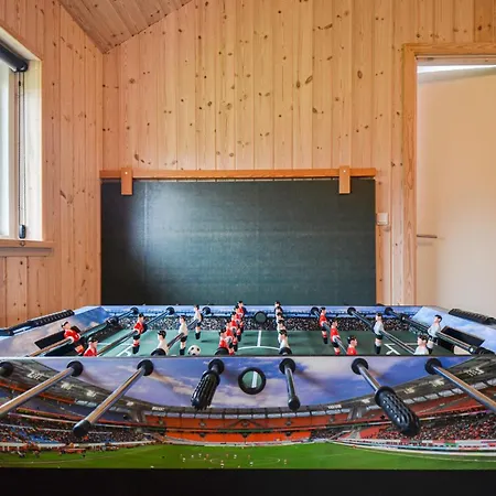 Four-bedroom Glesborg With A Hot Tub 07